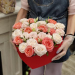 Букет из 51 розы Эквадор белый от интернет-магазина «Цветочная лавка» в Ватутинках