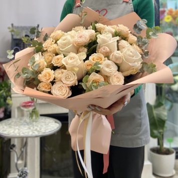 Моно букет #10 из роз «Очарование» от интернет-магазина «Я люблю цветы» в Троицке